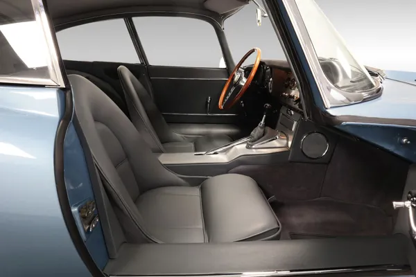 Car image 11