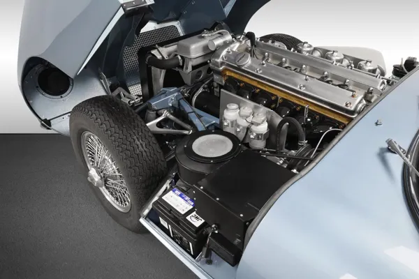 Car image 13
