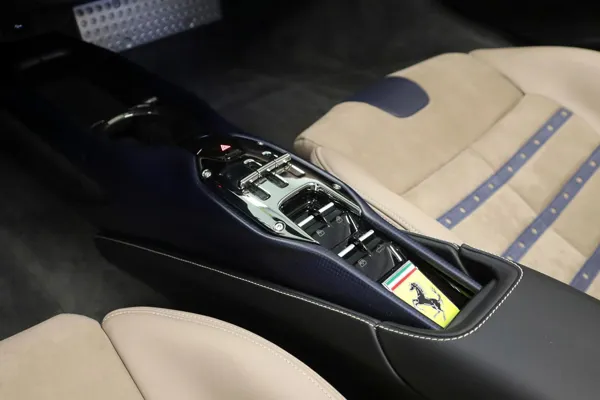 Car image 13