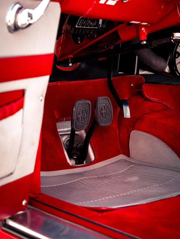 Car image 8