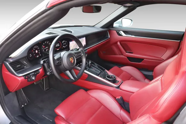 Car image 11