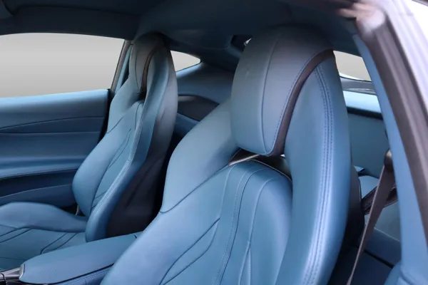 Car image 9