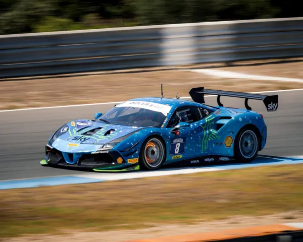 Car image 3