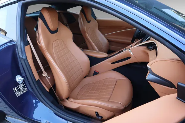 Car image 15