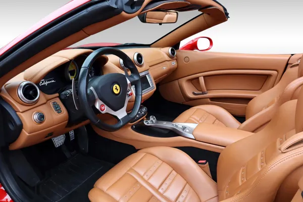Car image 12