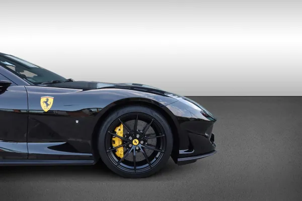 Car image 10