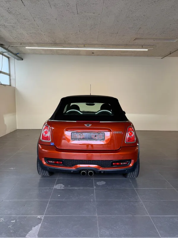 Car image 8