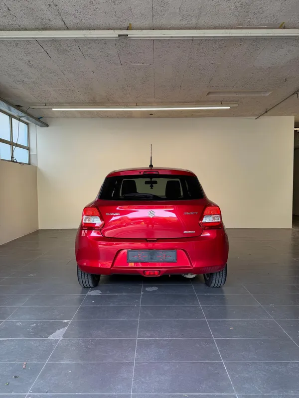 Car image 10