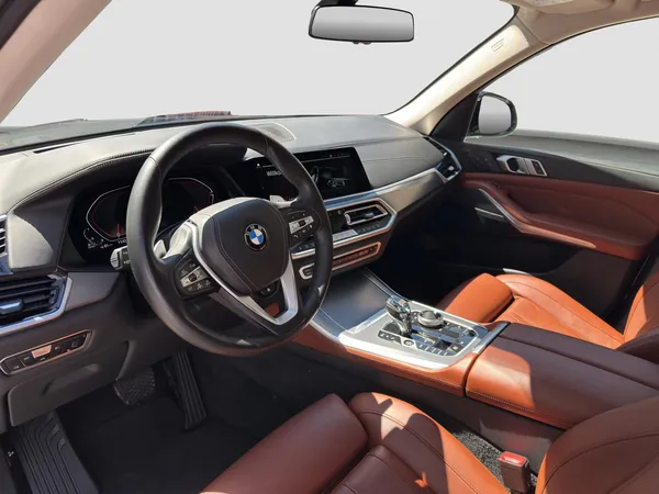 Car image 9