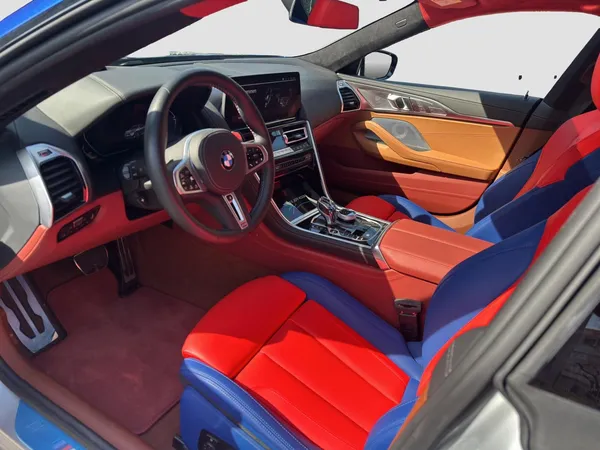 Car image 9