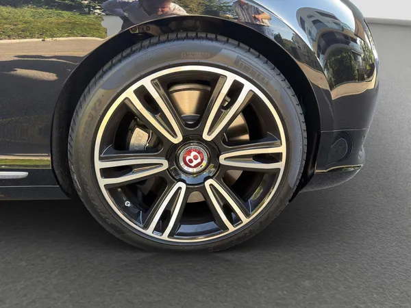Car image 13