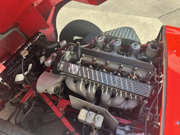 Car image 14