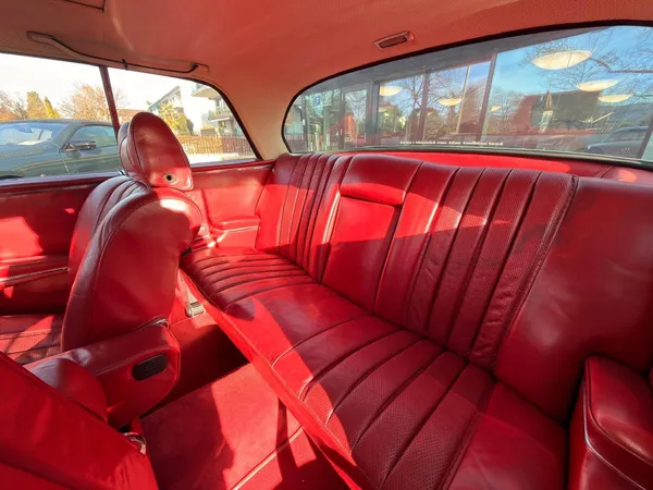 Car image 14
