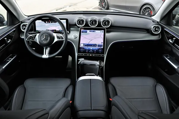 Car image 17