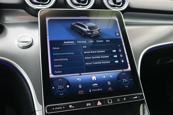 Car image 25
