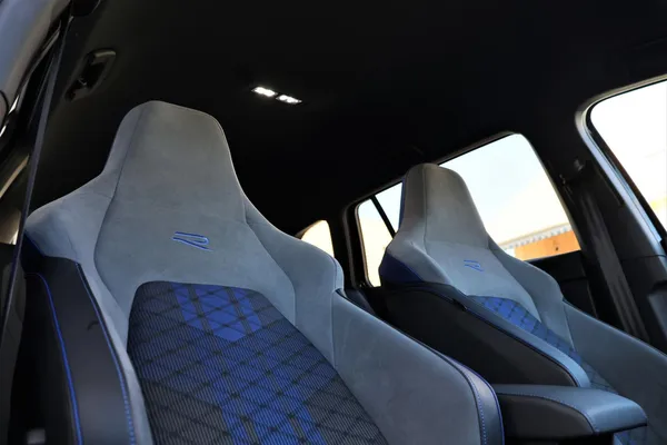 Car image 22