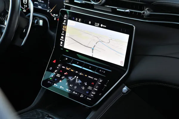 Car image 24