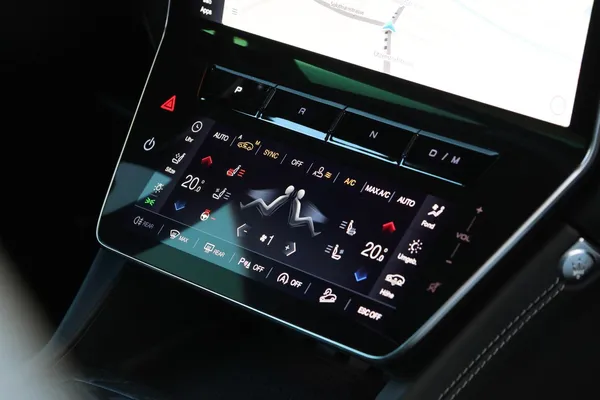 Car image 25