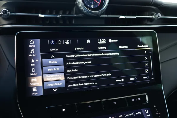 Car image 28