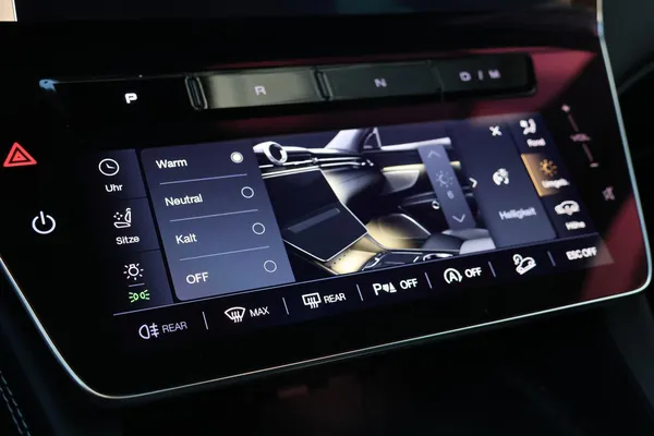 Car image 30