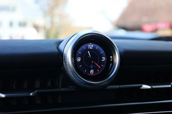 Car image 33