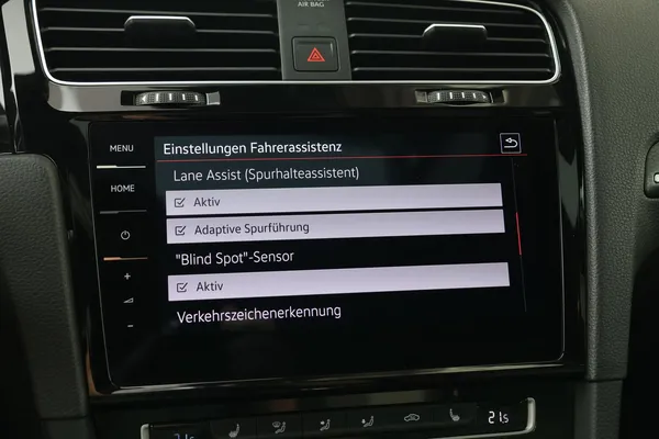 Car image 24
