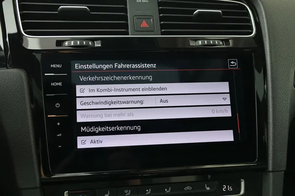 Car image 25