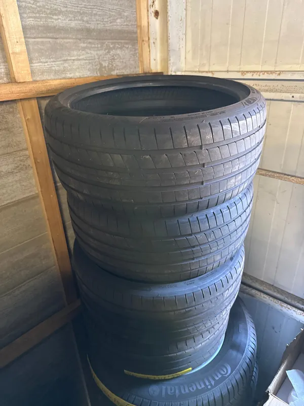Car image 29