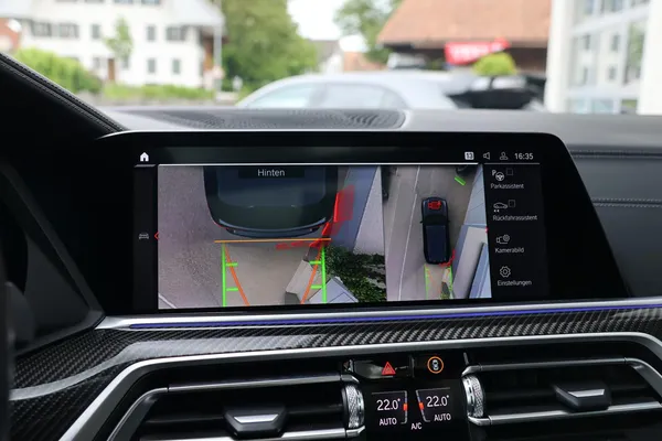 Car image 26