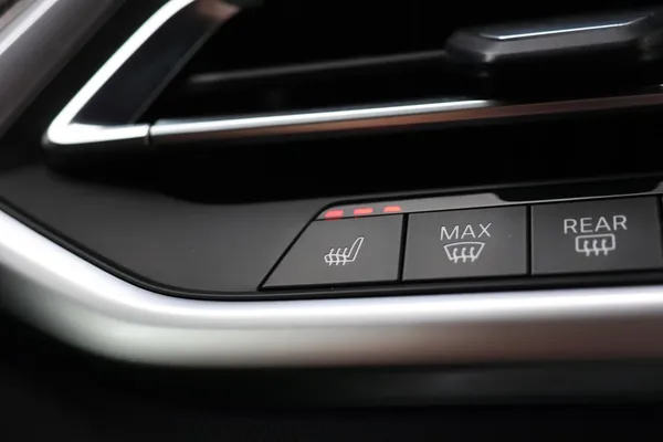 Car image 32