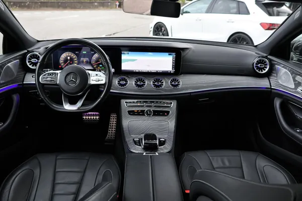 Car image 17