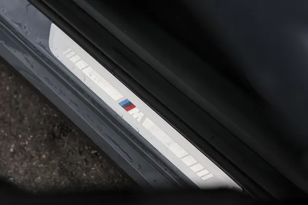 Car image 24