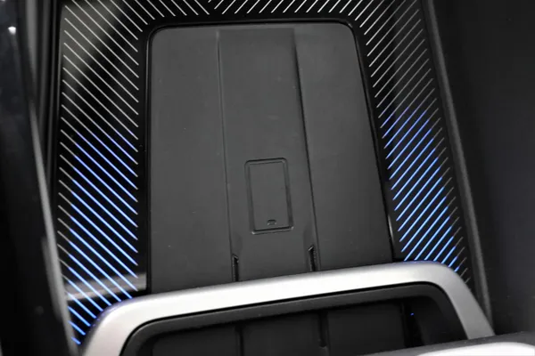 Car image 33
