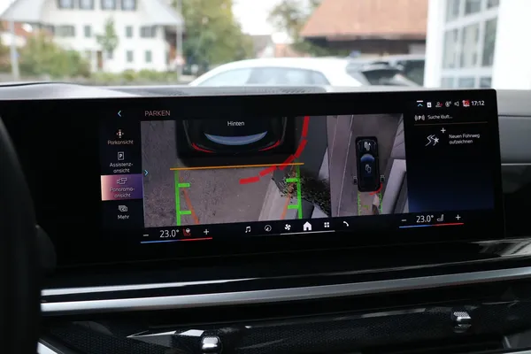 Car image 28
