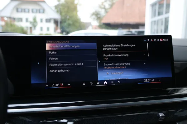 Car image 29