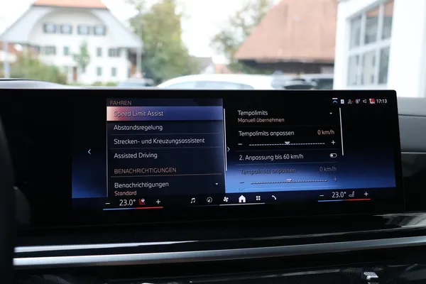 Car image 31