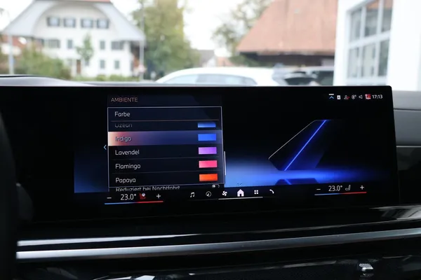 Car image 32