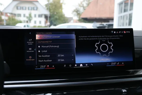 Car image 33