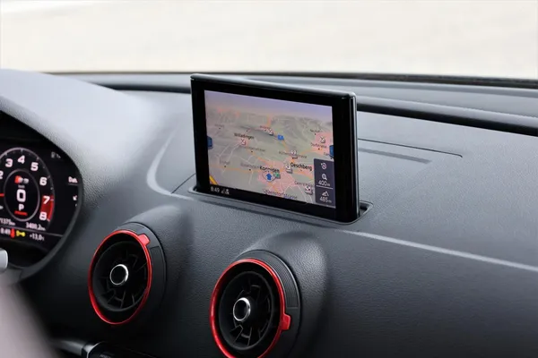 Car image 19