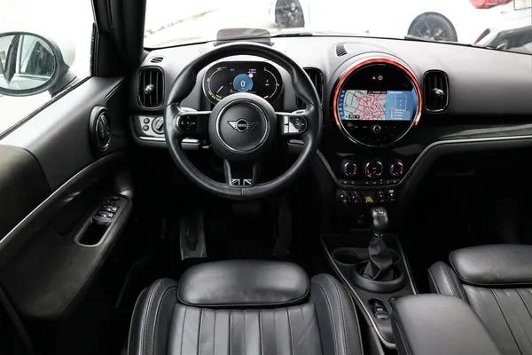 Car image 13