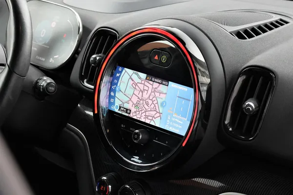 Car image 19