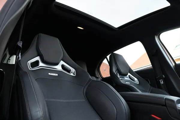 Car image 24