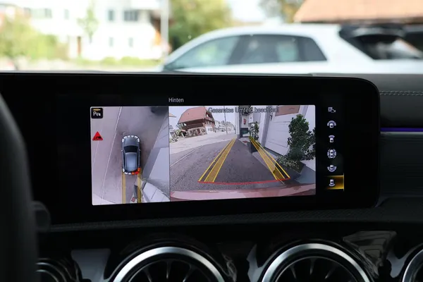 Car image 25