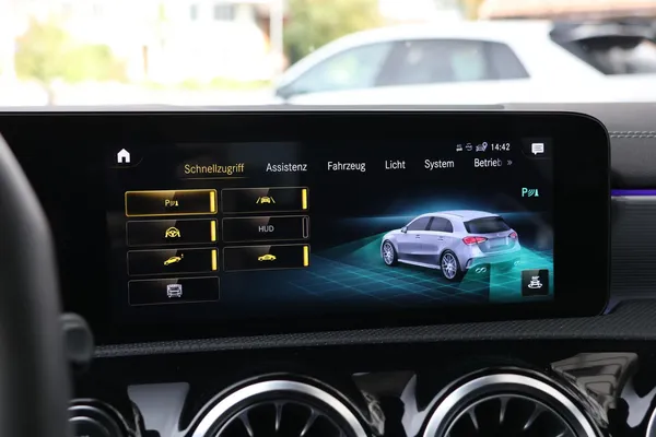 Car image 26