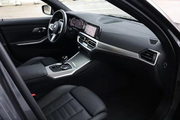 Car image 23