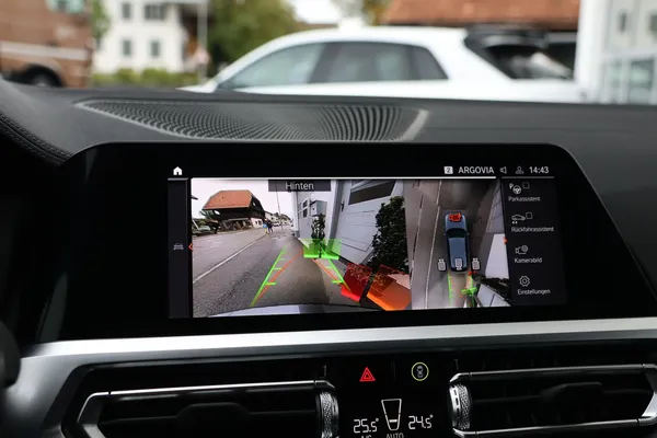 Car image 26