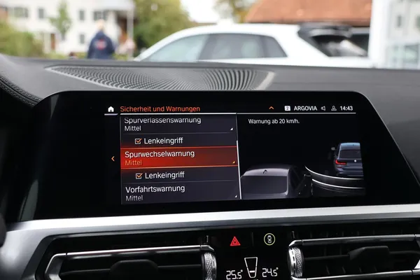 Car image 28