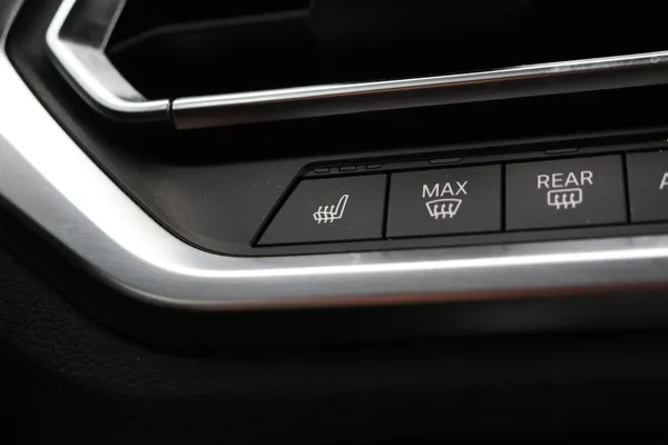 Car image 32