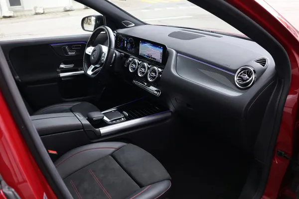 Car image 20