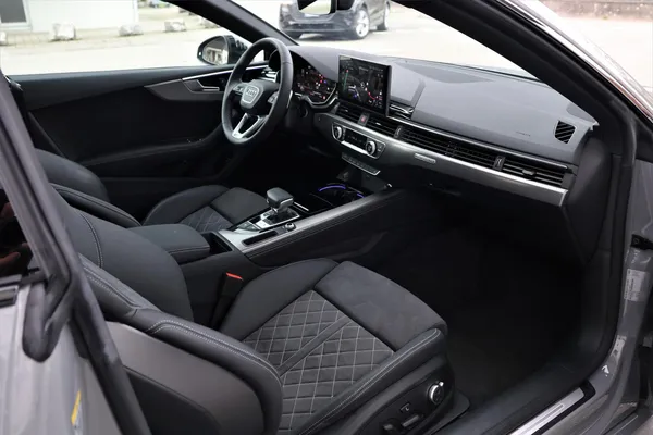 Car image 22